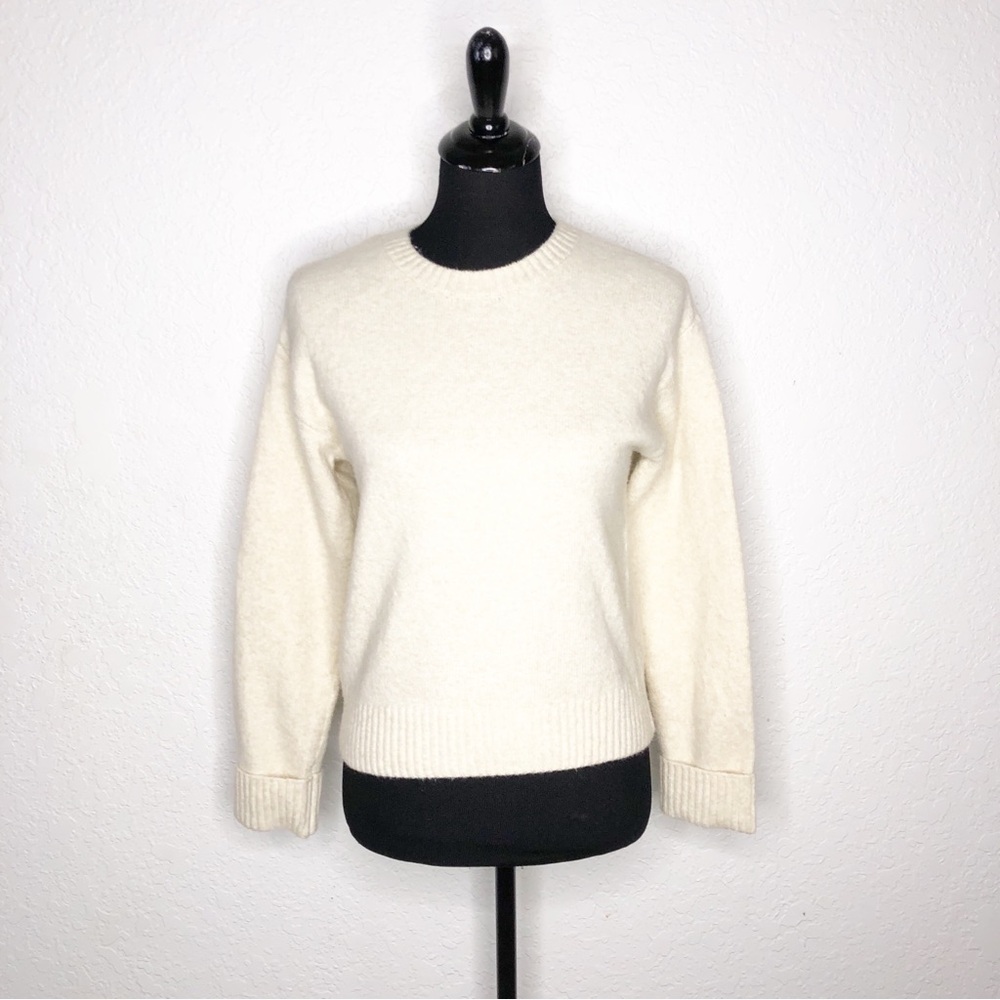 Song of Style by Aimee Song cream wool blend sweater size Medium